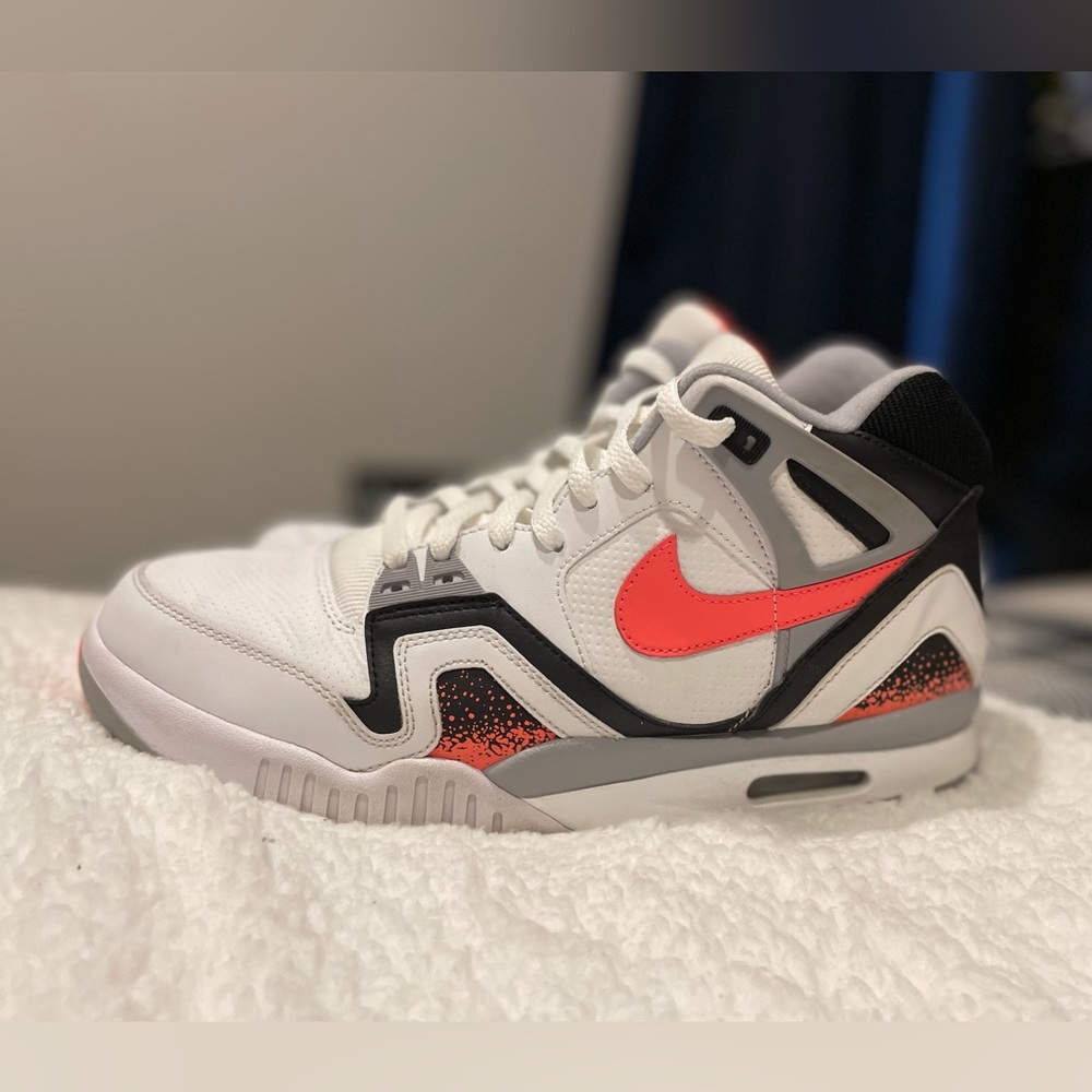 2019 Release - Nike Air Tech Challenge 2 - Hot Lava - (size - 11.5)
